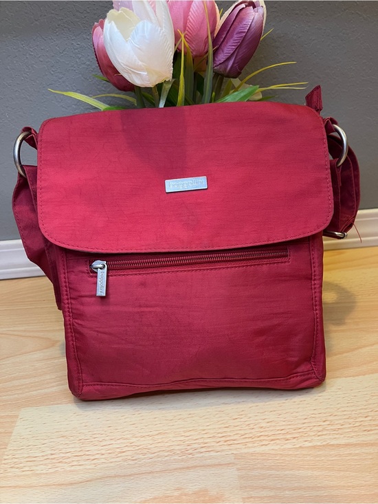 Baggallini Handbags - Baggallini Red Nylon Crossbody